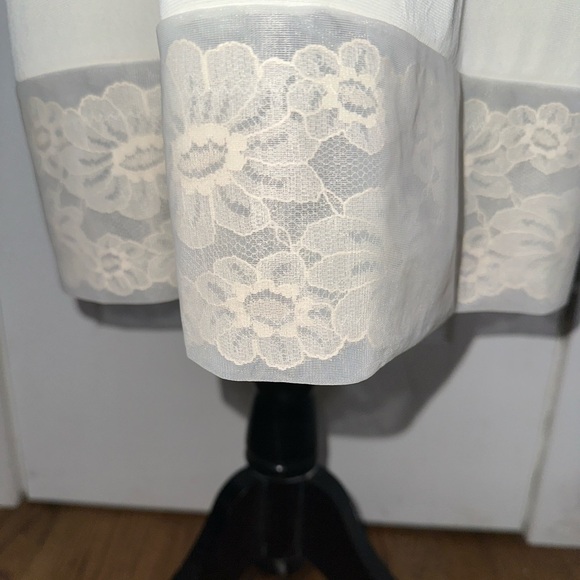 VINTAGE Vanity Fair Ivory Lace Full Slip Dress - Picture 5 of 9